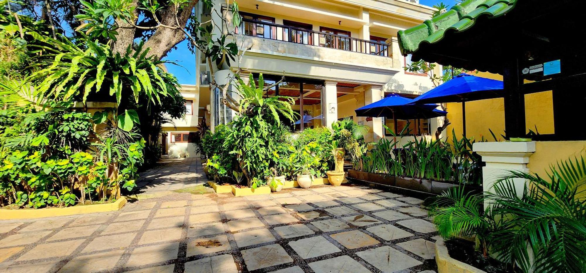 Bali Emerald Apartments ซานูร์ ภายนอก รูปภาพ