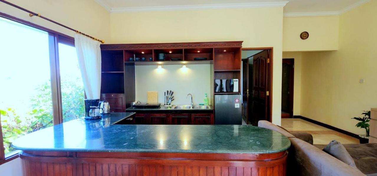 Bali Emerald Apartments ซานูร์ ภายนอก รูปภาพ